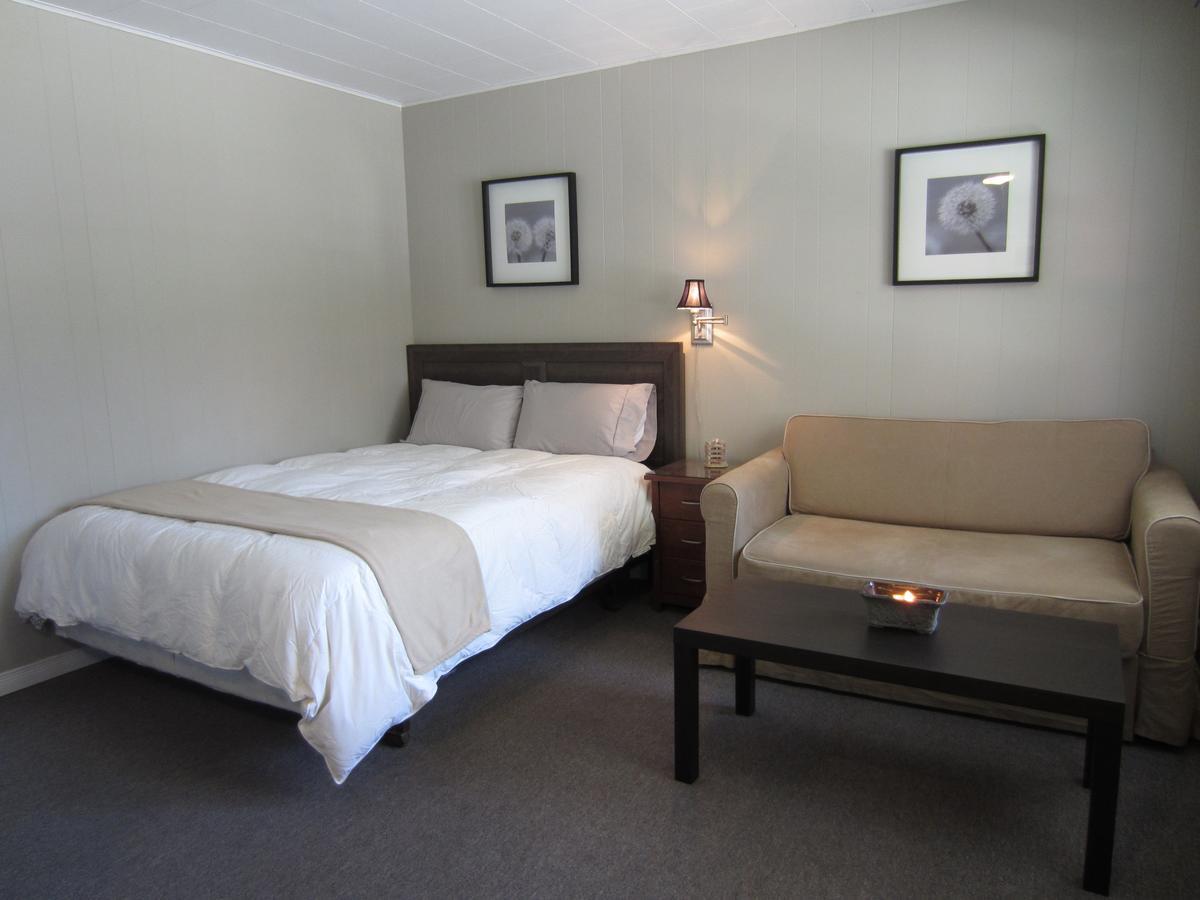 Balm Beach Resort And Motel Exterior foto